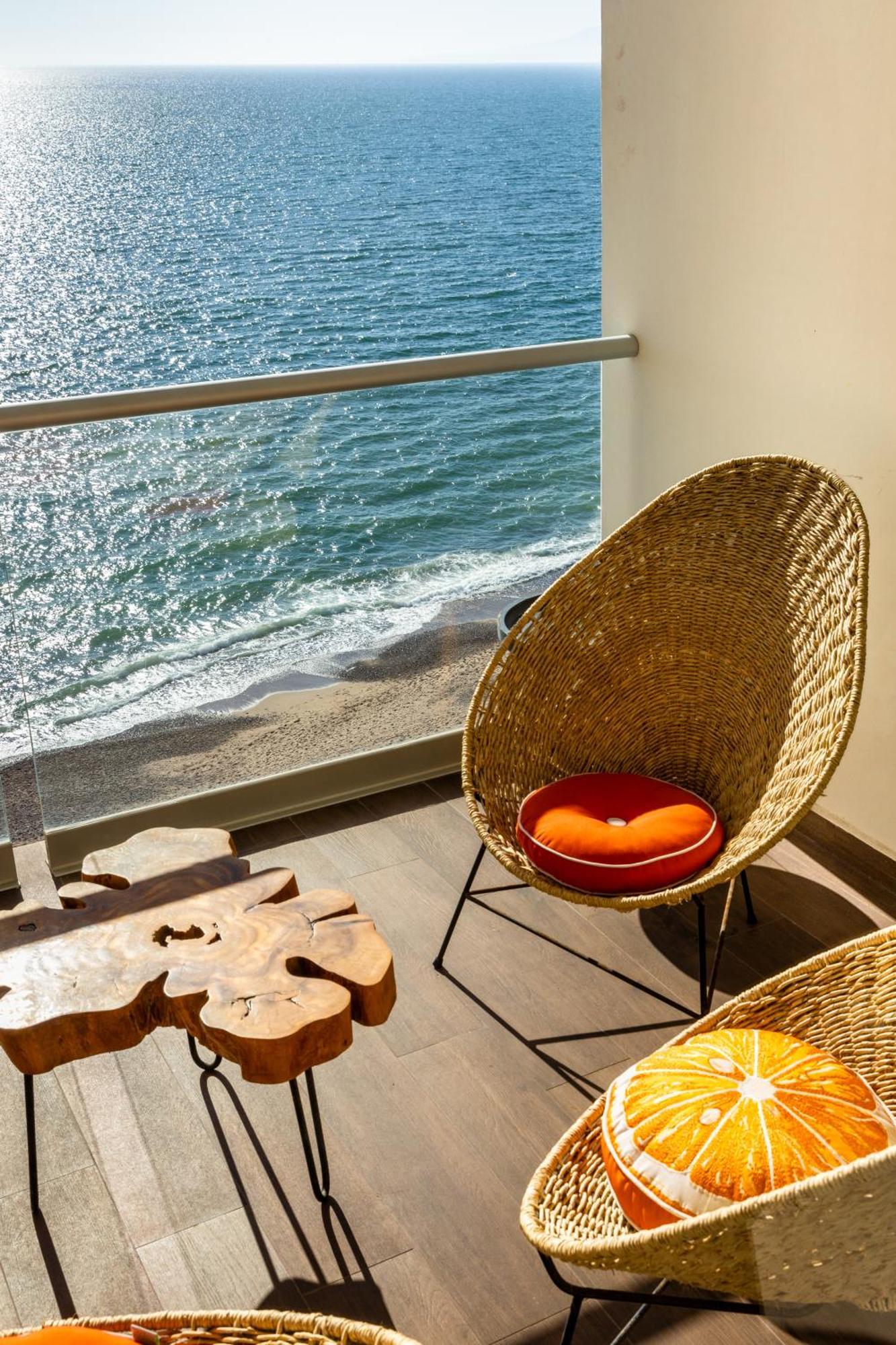 Harbor 13008A Artistic Beachfront Studio By Moikkarentals Puerto Vallarta Extérieur photo